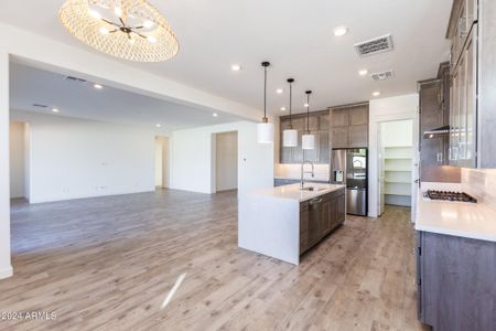New construction Single-Family house 7558 W Gelding Drive, Peoria, AZ 85381 5524- photo 15 15