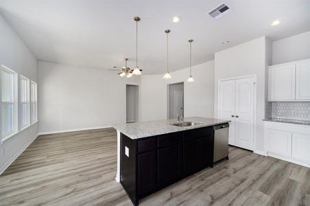 New construction Single-Family house 855 Waukegan Road, Conroe, TX 77306 - photo 8 8