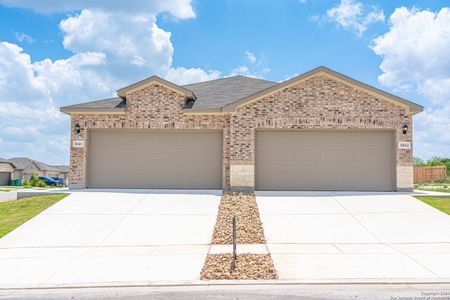 New construction Multi-Family house 5431 Devils Gate, Converse, TX 78109 - photo 0