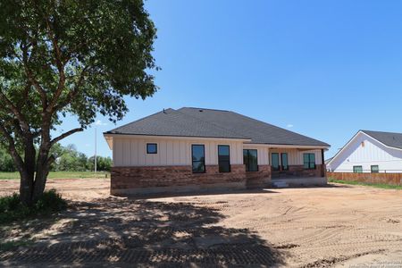 New construction Single-Family house 105 Ash Parkway, La Vernia, TX 78121 - photo 28 28