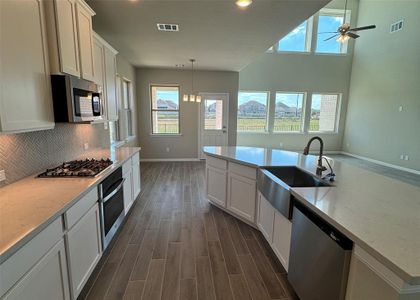 Plenty of counterspace in kitchen