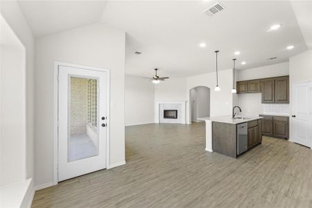 New construction Single-Family house 4444 Brentfield Drive, Fort Worth, TX 76036 Concept 1660- photo 5 5