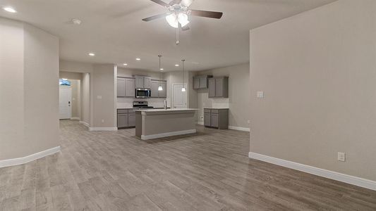New construction Single-Family house 11452 Croke Park Drive, Fort Worth, TX 76052 - photo 8 8