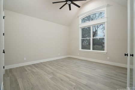 New construction Single-Family house 399 Bauer Ln, Castroville, TX 78009 - photo 1 1