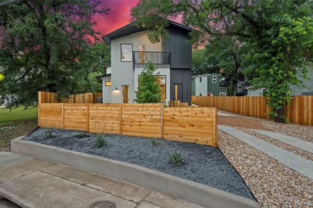 New construction Single-Family house 1301 Fort Branch Blvd, Unit 1, Austin, TX 78721 - photo 0