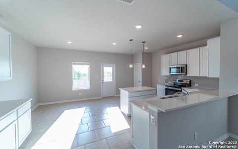 New construction Single-Family house 11778 Classmore Gap, San Antonio, TX 78245 Trinity- photo 9 9