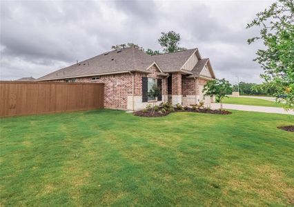 New construction Single-Family house 137 Water Grass Trail, Clute, TX 77531 - photo 4 4