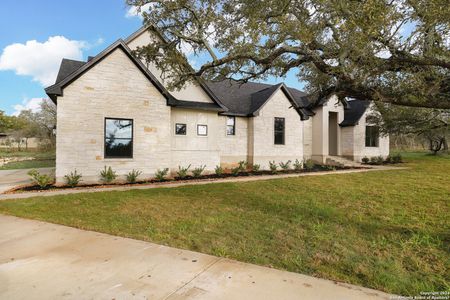 New construction Single-Family house 399 Bauer Ln, Castroville, TX 78009 - photo 0 0