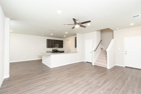 New construction Single-Family house 4902 Michael Christopher Drive, Rosharon, TX 77583 The Lowry- photo 4 4