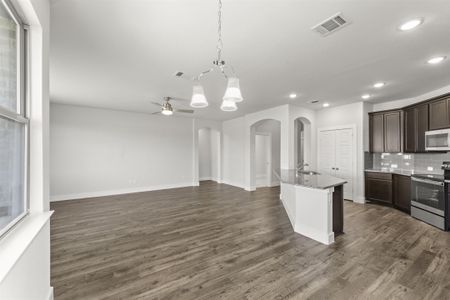 New construction Single-Family house 100 North Highland Drive, Sanger, TX 76266 - photo 18 18