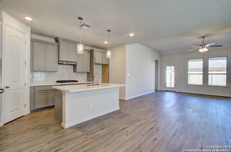 New construction Single-Family house 2071 Chelsea Grove, New Braunfels, TX 78130 Enclave Series - Capri- photo 27 27