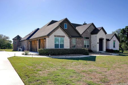 New construction Single-Family house 451 Stone Loop, Castroville, TX 78009 - photo 1 1