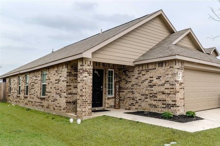 New construction Single-Family house 3706 Kings Dr. Drive, Ennis, TX 75119 - photo 1 1