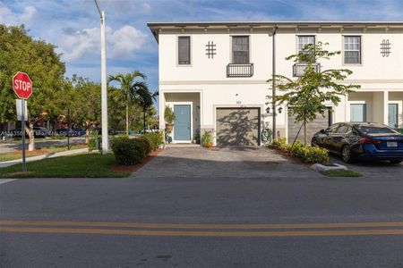 New construction Townhouse house 1101 Sw 6Th Ct, Florida City, FL 33034 - photo 1 1