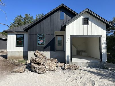 New construction Single-Family house 1313 Green Meadow Ln, Spring Branch, TX 78070 - photo 0