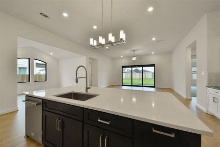 New construction Single-Family house 4314 Golden Ridge Circle, Manvel, TX 77578 Plan 5039 Exterior D- photo 10 10