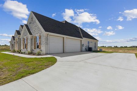 New construction Single-Family house 124 Fan Mill Trail, Weatherford, TX 76085 - photo 3 3