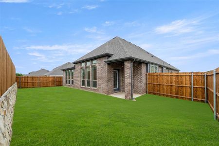 New construction Single-Family house 301 Tradd, Glenn Heights, TX 75154 Woodford 2F- photo 5 5