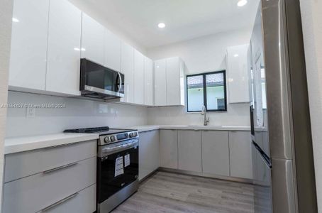 New construction Single-Family house 811 Sw 13Th Ct, Pompano Beach, FL 33060 - photo 3 3