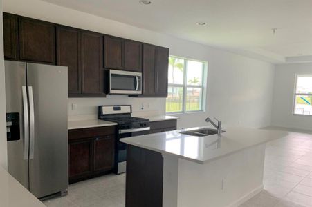 New construction Single-Family house 11236 Sw Lyra Drive, Port Saint Lucie, FL 34987 - photo 3 3