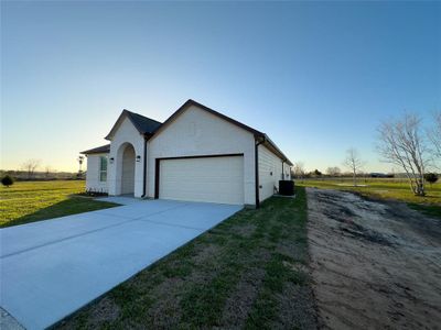 New construction Single-Family house 4802 County Road 172, Alvin, TX 77511 - photo 2 2