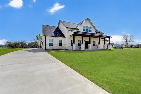 New construction Single-Family house 206 Cattle Drive Trail, Angleton, TX 77515 - photo 2 2