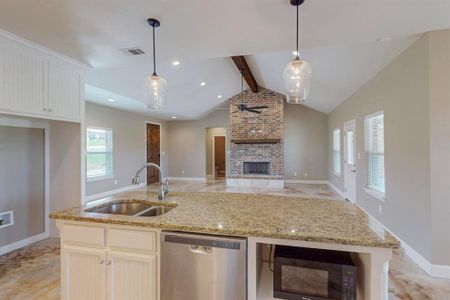 New construction Single-Family house 1022 Molina Drive, Weatherford, TX 76085 - photo 7 7