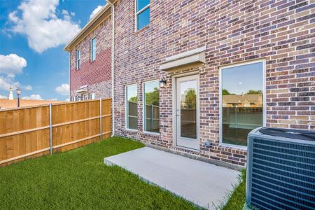 New construction Townhouse house 5609 Woodlands Drive, The Colony, TX 75056 Nassau B- photo 11 11