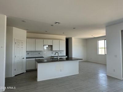 New construction Single-Family house 10325 S 55Th Drive, Laveen, AZ 85339 Daisy Homeplan- photo 11 11