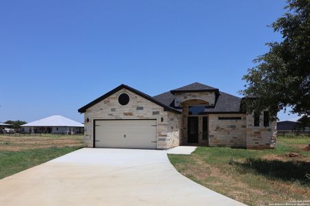 New construction Single-Family house 1229 Farm To Market Road 3175, Lytle, TX 78052 - photo 0 0