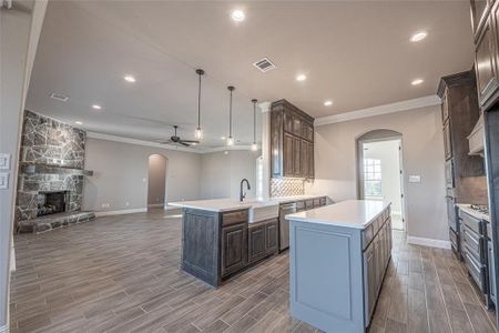 New construction Single-Family house 532 Aermotor Loop, Weatherford, TX 76085 - photo 11 11