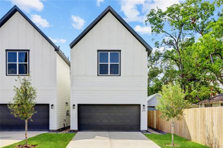 New construction Single-Family house 313 Marcella Street, Houston, TX 77091 - photo 0