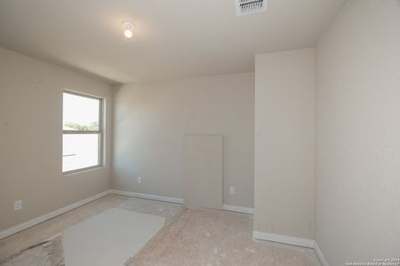 New construction Single-Family house 8438 Smithers Avenue, San Antonio, TX 78252 Harrison - 35' Smart Series- photo 11 11
