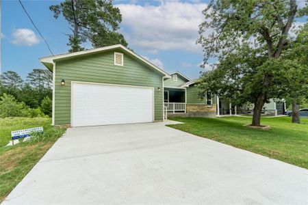 New construction Single-Family house 137 Koali Dr, Bastrop, TX 78602 - photo 0