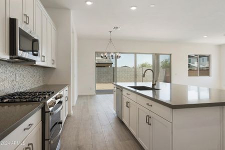 New construction Single-Family house 15656 W Mercer Lane, Surprise, AZ 85379 - photo 8 8