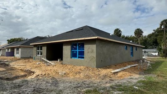 New construction Single-Family house 35 S Kentucky Avenue, Umatilla, FL 32784 - photo 5 5