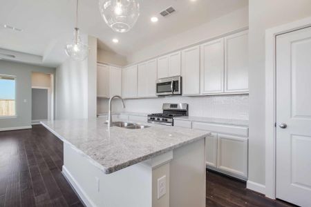 New construction Single-Family house 21207 Flower Nectar Court, Cypress, TX 77433 - photo 6 6