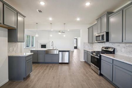 New construction Single-Family house 7410 Oakmont Avenue, Mont Belvieu, TX 77523 - photo 18 18