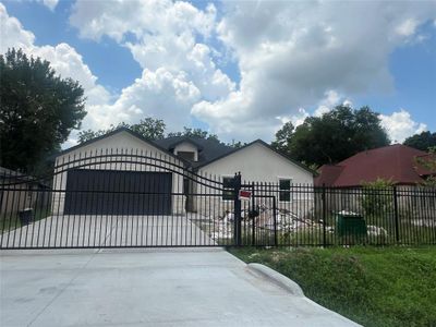 New construction Single-Family house 8422 Tareyton Street, Houston, TX 77075 - photo 0