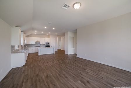 New construction Single-Family house 414 Foxtail Valley, Cibolo, TX 78108 Hamilton - photo 12 12