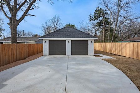 New construction Single-Family house 512 E Parks Avenue, Waxahachie, TX 75165 - photo 28 28