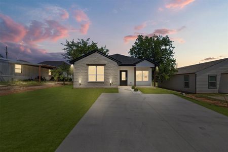 New construction Single-Family house 818 Pecos River Drive, Granbury, TX 76048 - photo 1 1
