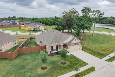 New construction Single-Family house 137 Water Grass Trail, Clute, TX 77531 - photo 5 5