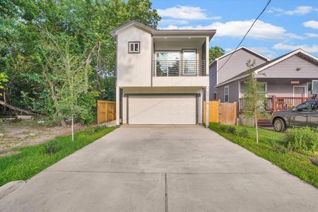 New construction Single-Family house 6527 Utah Street, Unit A, Houston, TX 77091 - photo 0