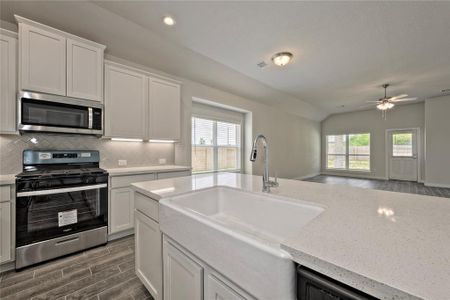 New construction Single-Family house 11118 Youngquist Drive, Mont Belvieu, TX 77535 The Aintree- photo 9 9