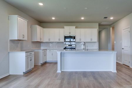 New construction Single-Family house 110 Beveridge, Seguin, TX 78155 Alyssa Homeplan- photo 6 6