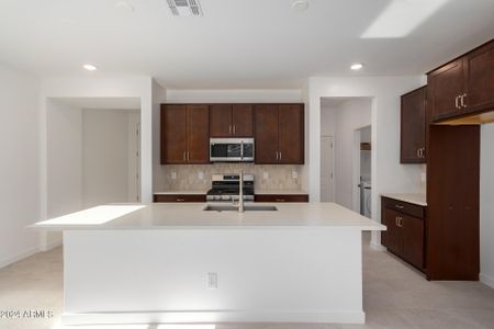 New construction Single-Family house 18203 W Vogel Avenue, Goodyear, AZ 85338 - photo 10 10