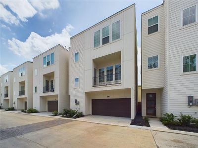 New construction Single-Family house 7715 Westside Villas Lane, Houston, TX 77055 - photo 35 35