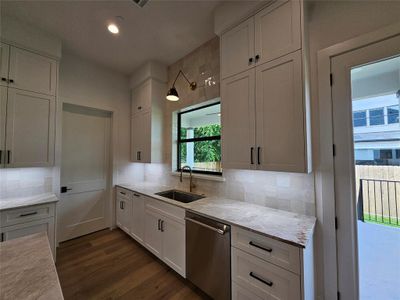 New construction Single-Family house 5002 Mimosa Drive, Bellaire, TX 77401 - photo 7 7