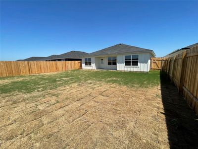 New construction Single-Family house 128 Lazy Lizzy Rd, Jarrell, TX 76537 - photo 15 15